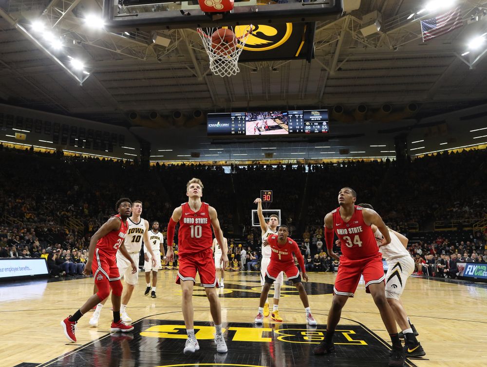 Iowa Hawkeyes guard Jordan Bohannon (3) makes his 1,00th career point against the Ohio State Buckeyes Saturday, January 12, 2019 at Carver-Hawkeye Arena. (Brian Ray/hawkeyesports.com)