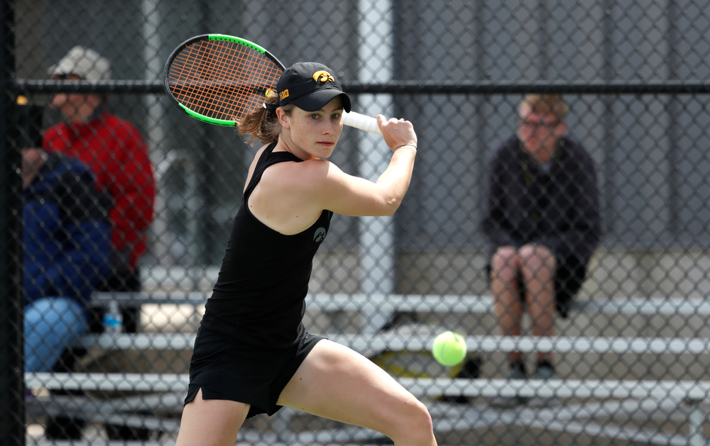 Iowa's Elise Van Heuvelen against the Wisconsin Badgers Sunday, April 22, 2018 at the Hawkeye Tennis and Recreation Center. (Brian Ray/hawkeyesports.com)