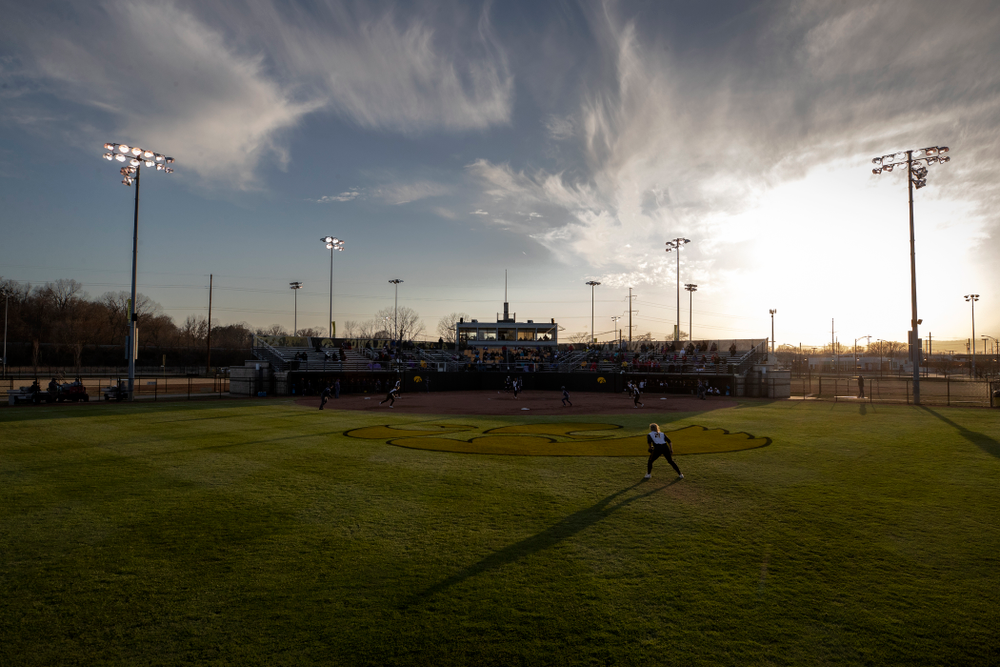 The Iowa Hawkeyes against Western Illinois Tuesday, April 17, 2018 at Bob Pearl Field. (Brian Ray/hawkeyesports.com)