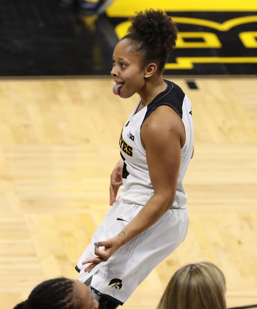 Iowa Hawkeyes guard Tania Davis (11) against the Michigan Wolverines Thursday, January 17, 2019 at Carver-Hawkeye Arena. (Brian Ray/hawkeyesports.com)