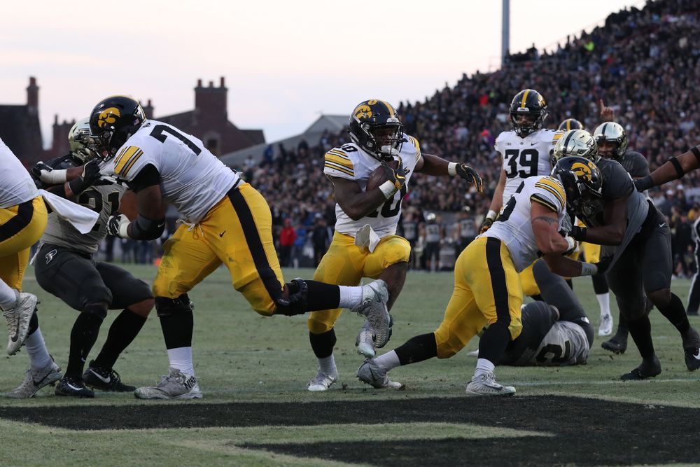 Iowa Hawkeyes running back Mekhi Sargent (10) against the Purdue Boilermakers Saturday, November 3, 2018 Ross Ade Stadium in West Lafayette, Ind. (Brian Ray/hawkeyesports.com)