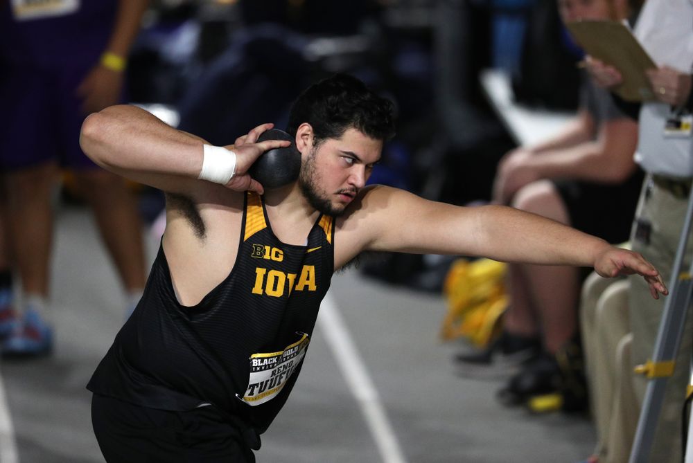 Iowa's Reno Tuufuli competes in the Shot Put during the Black and Gold Premier meet Saturday, January 26, 2019 at the Recreation Building. (Brian Ray/hawkeyesports.com)