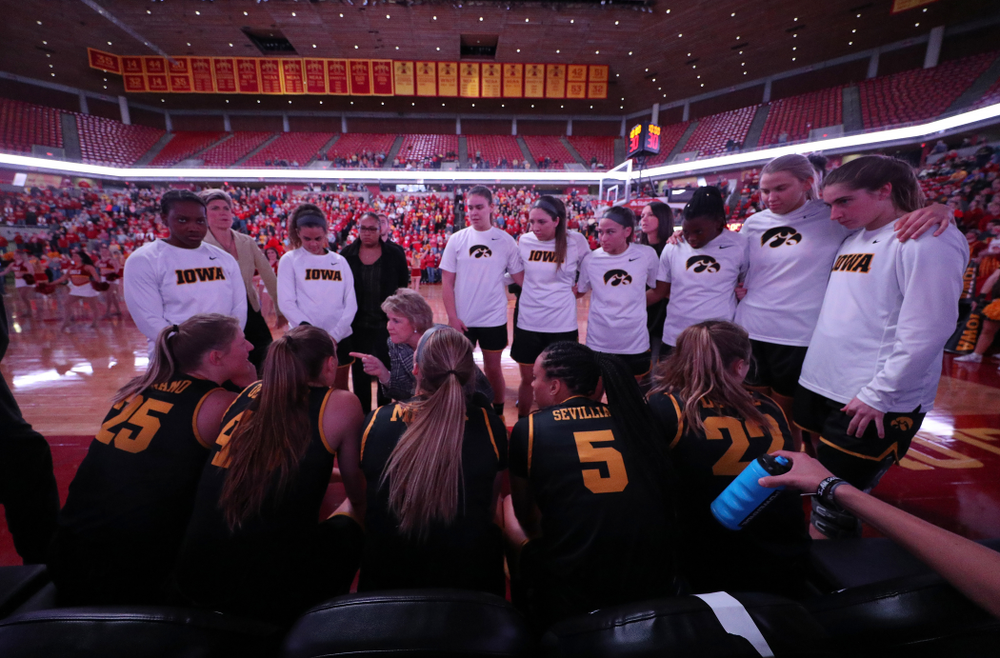 Iowa Hawkeyes head coach Lisa Bluder against the Iowa State Cyclones Wednesday, December 11, 2019 at Hilton Coliseum in Ames, Iowa(Brian Ray/hawkeyesports.com)