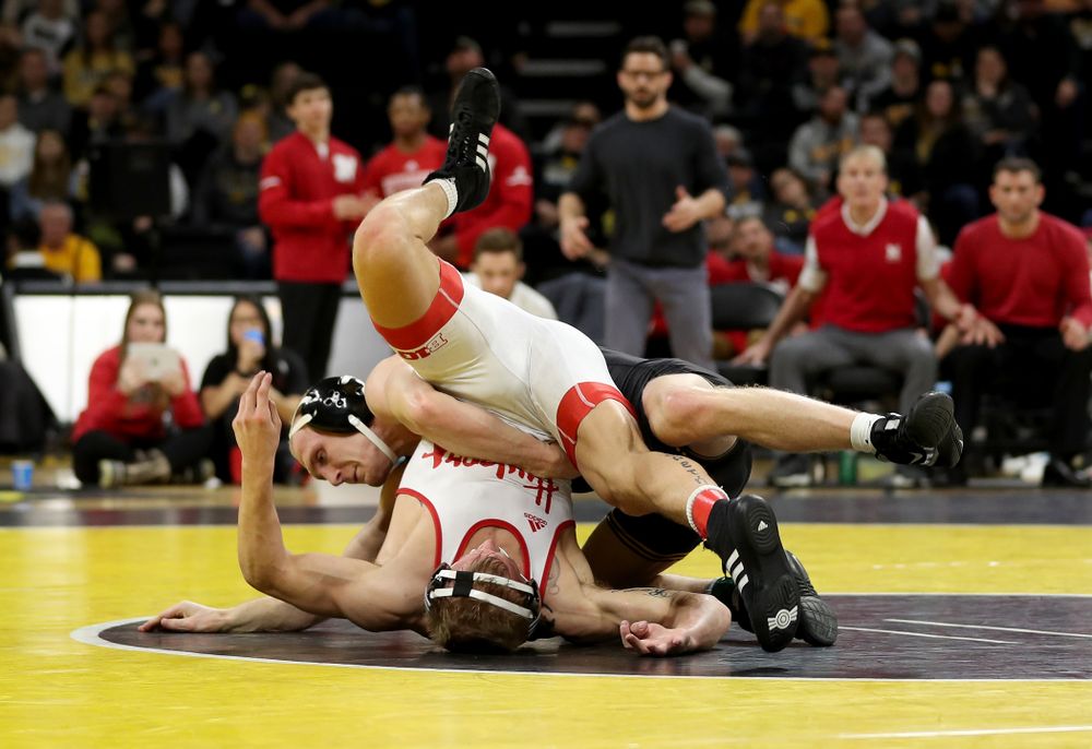 Iowa’s Kaleb Young wrestles Nebraska’s Peyton Rob at 157 pounds Saturday, January 18, 2020 at Carver-Hawkeye Arena. Young won the match 6-4. (Brian Ray/hawkeyesports.com)