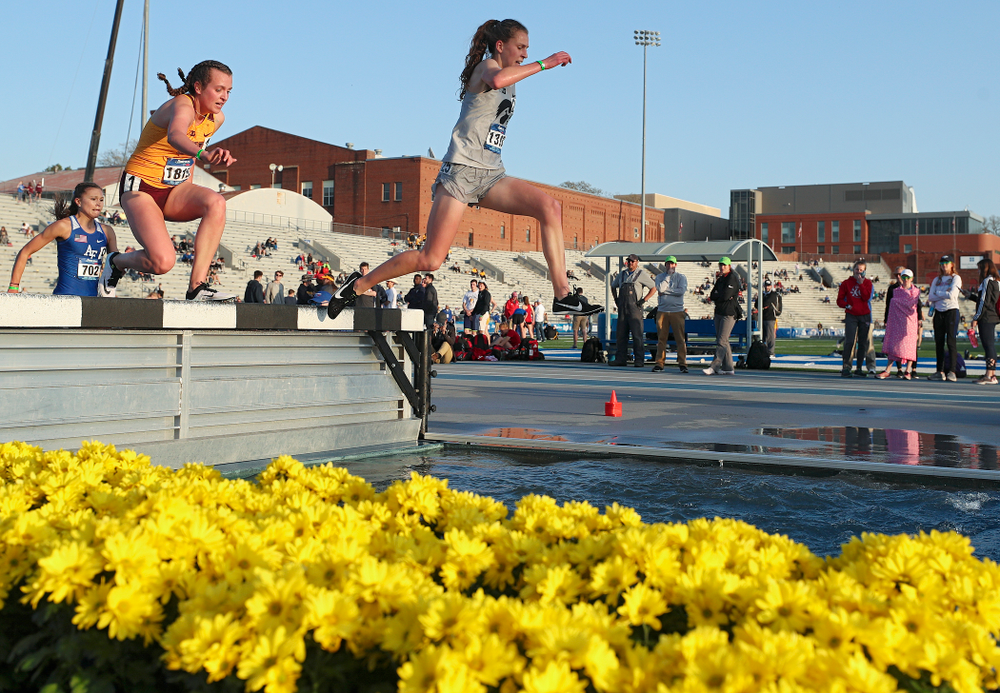 Iowa's Anna Hostetler runs the women's 3000 meter steeplechase event during the first day of the Drake Relays at Drake Stadium in Des Moines on Thursday, Apr. 25, 2019. (Stephen Mally/hawkeyesports.com)