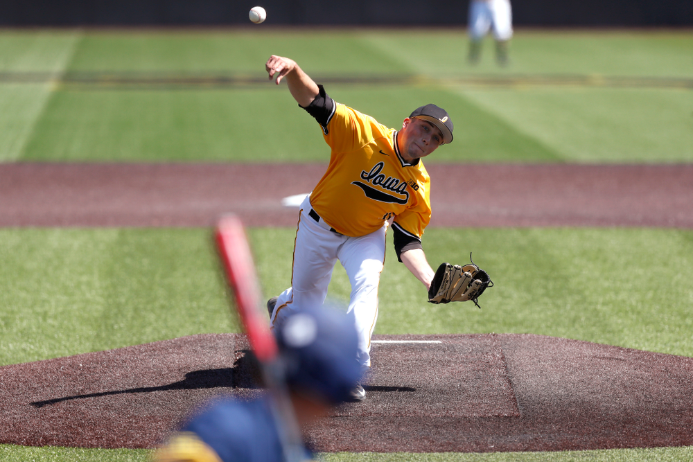 Iowa Hawkeyes pitcher Cole McDonald (11) against the Michigan Wolverines Sunday, April 29, 2018 at Duane Banks Field. (Brian Ray/hawkeyesports.com)