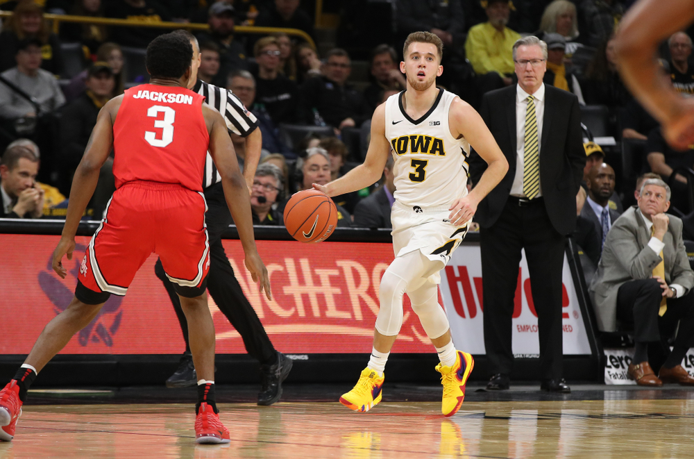 Iowa Hawkeyes guard Jordan Bohannon (3) against the Ohio State Buckeyes Saturday, January 12, 2019 at Carver-Hawkeye Arena. (Brian Ray/hawkeyesports.com)