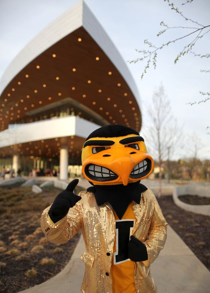 The 2019 Golden Herkys yellow carpet Tuesday, April 23, 2019 at Hancher Auditorium. (Brian Ray/hawkeyesports.com)