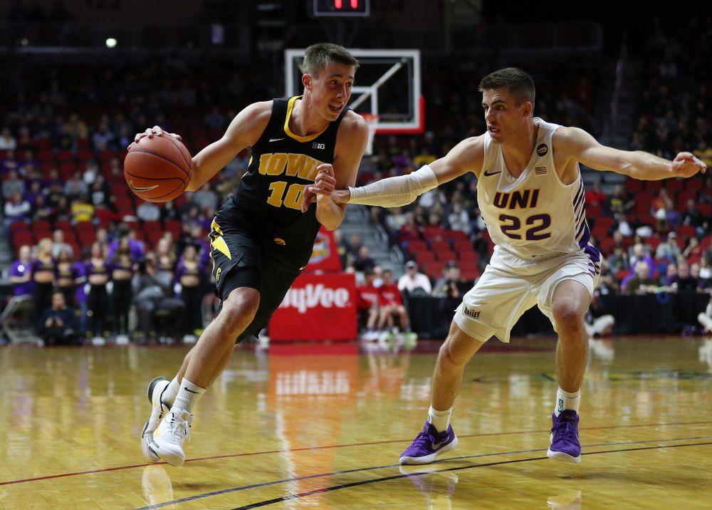 Iowa Hawkeyes guard Joe Wieskamp (10) against the Northern Iowa Panthers in the Hy-Vee Classic Saturday, December 15, 2018 at Wells Fargo Arena in Des Moines. (Brian Ray/hawkeyesports.com)