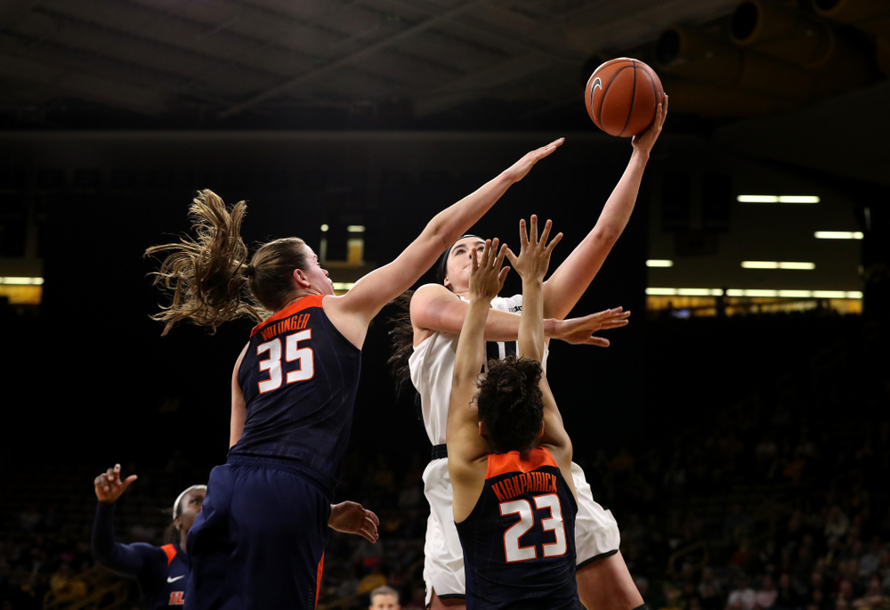 Iowa Hawkeyes forward Megan Gustafson (10) against the Illinois Fighting Illini Thursday, February 14, 2019 at Carver-Hawkeye Arena. (Brian Ray/hawkeyesports.com)