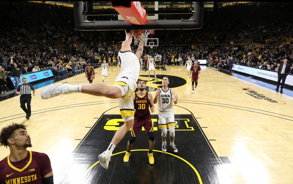 Iowa Hawkeyes guard Joe Wieskamp (10) dunks the ball against the Minnesota Golden Gophers Monday, December 9, 2019 at Carver-Hawkeye Arena. (Brian Ray/hawkeyesports.com)
