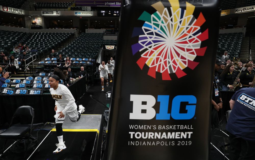 Iowa Hawkeyes guard Tania Davis (11) against the Indiana Hoosiers in the quarterfinals of the Big Ten Tournament Friday, March 8, 2019 at Bankers Life Fieldhouse in Indianapolis, Ind. (Brian Ray/hawkeyesports.com)