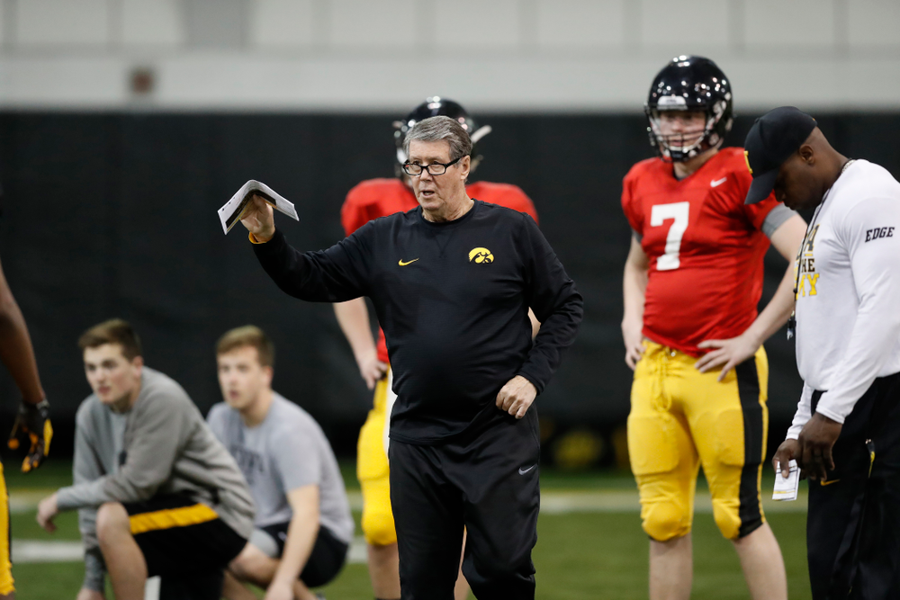 Iowa Hawkeyes quarterbacks coach Ken O'Keefe during spring practice No. 13 Wednesday, April 18, 2018 at the Hansen Football Performance Center. (Brian Ray/hawkeyesports.com)