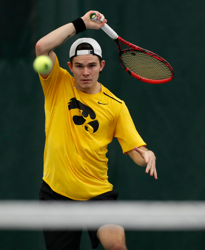 Jonas Larsen and Kareem Allaf play a doubles match against the Illinois Fighting Illini Saturday, March 31, 2018 at Hawkeye Tennis and Recreation Center. (Brian Ray/hawkeyesports.com)