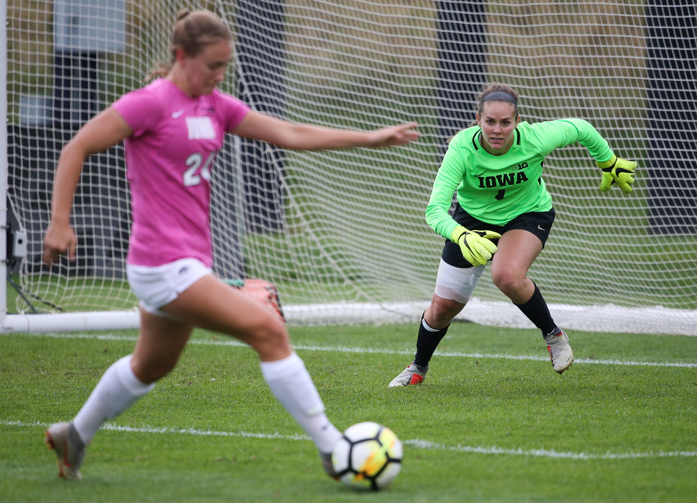 Iowa Hawkeyes goalkeeper Claire Graves (1) charges the ball during a game against Michigan at the Iowa Soccer Complex on October 14, 2018. (Tork Mason/hawkeyesports.com)