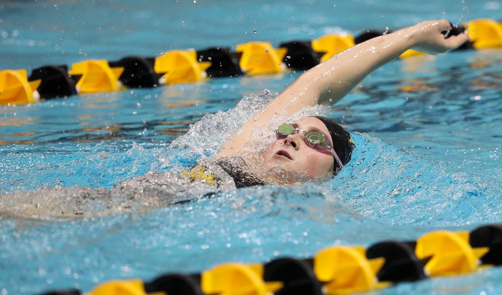 Iowa's Abbey Schneider competes in the 400-yard individual medley during a meet against Michigan and Denver at the Campus Recreation and Wellness Center on November 3, 2018. (Tork Mason/hawkeyesports.com)