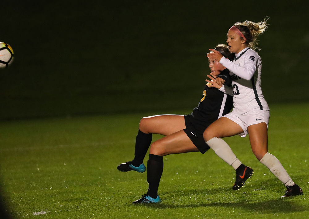 Iowa Hawkeyes forward Skylar Alward (7) passes the ball during a game against Michigan State at the Iowa Soccer Complex on October 12, 2018. (Tork Mason/hawkeyesports.com)