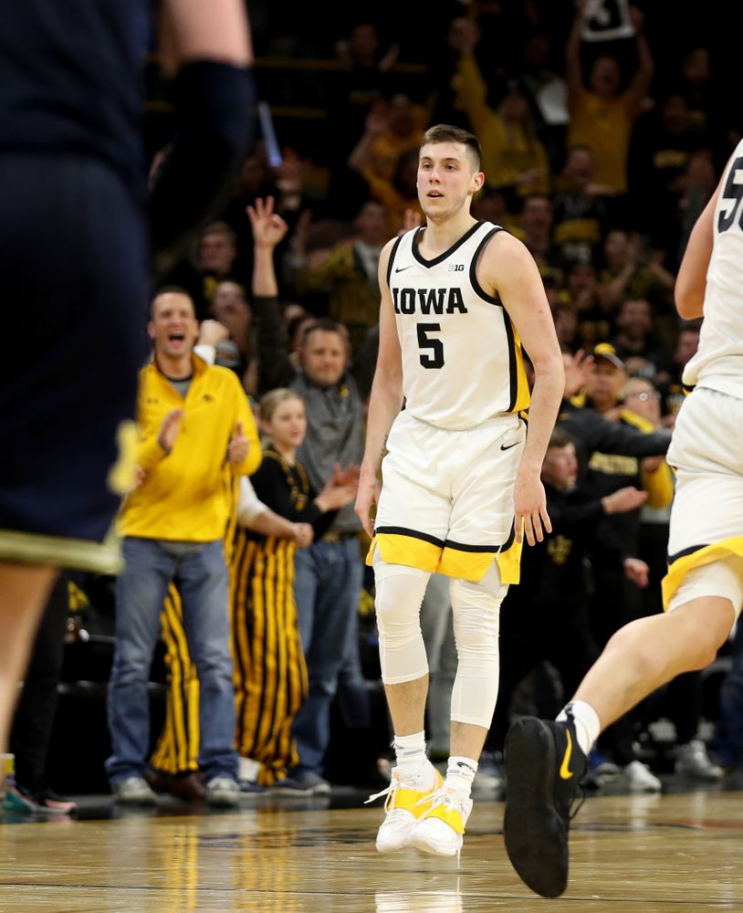Iowa Hawkeyes guard CJ Fredrick (5) against the Michigan Wolverines Friday, January 17, 2020 at Carver-Hawkeye Arena. (Brian Ray/hawkeyesports.com)
