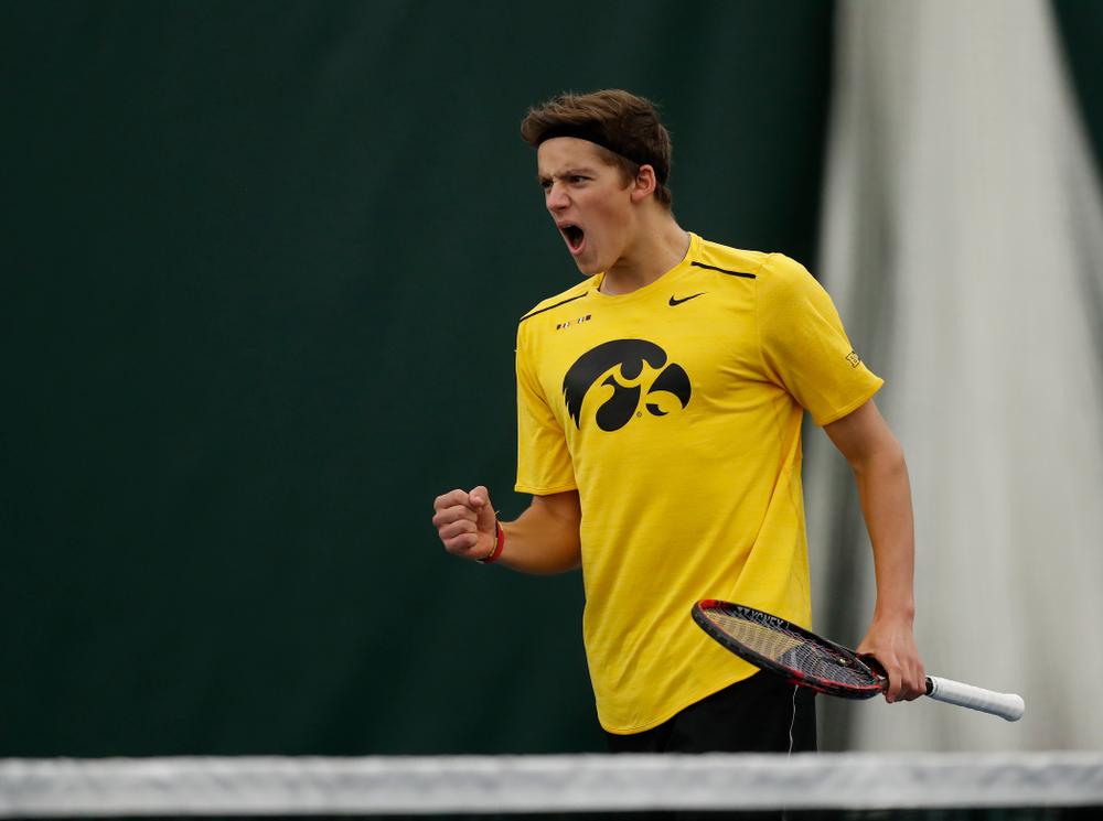 Joe Tyler and Jake Jacoby play a doubles match against the Illinois Fighting Illini Saturday, March 31, 2018 at Hawkeye Tennis and Recreation Center. (Brian Ray/hawkeyesports.com)