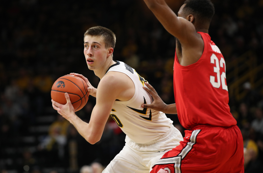Iowa Hawkeyes guard Joe Wieskamp (10) against the Ohio State Buckeyes Saturday, January 12, 2019 at Carver-Hawkeye Arena. (Brian Ray/hawkeyesports.com)