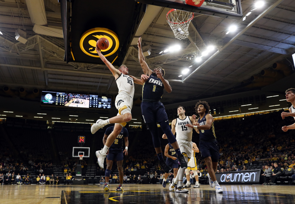 Iowa Hawkeyes guard Joe Wieskamp (10) against Oral Roberts Friday, November 15, 2019 at Carver-Hawkeye Arena. (Brian Ray/hawkeyesports.com)