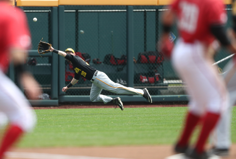 Iowa Hawkeyes Chris Whelan (28) against the Nebraska Cornhuskers in the first round of the Big Ten Baseball Tournament Friday, May 24, 2019 at TD Ameritrade Park in Omaha, Neb. (Brian Ray/hawkeyesports.com)