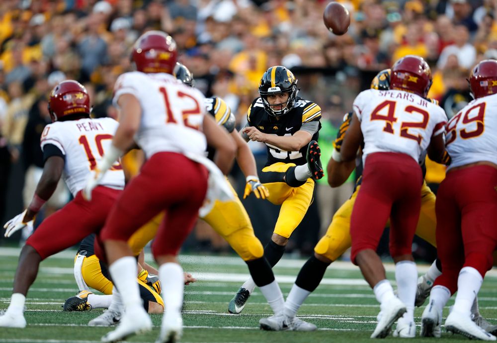 Iowa Hawkeyes place kicker Miguel Recinos (91) against the Iowa State Cyclones Saturday, September 8, 2018 at Kinnick Stadium. (Brian Ray/hawkeyesports.com)