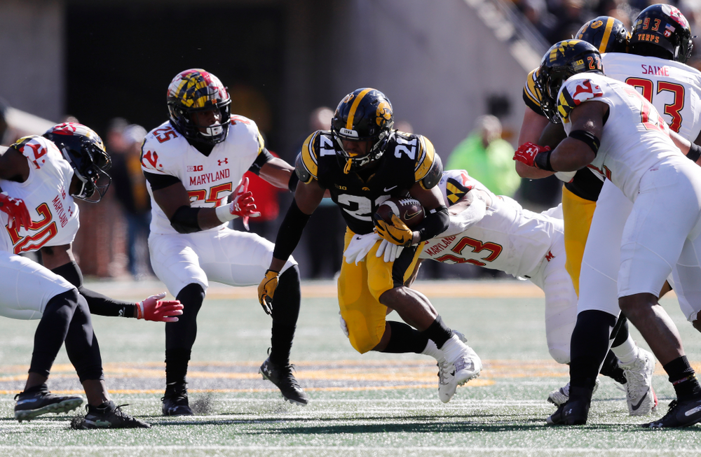 Iowa Hawkeyes running back Ivory Kelly-Martin (21) against the Maryland Terrapins Saturday, October 20, 2018 at Kinnick Stadium (Brian Ray/hawkeyesports.com)