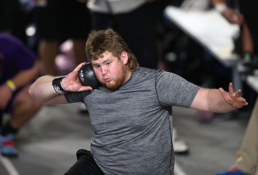 Iowa's Dawson Ellingson competes in the Shot Put during the Black and Gold Premier meet Saturday, January 26, 2019 at the Recreation Building. (Brian Ray/hawkeyesports.com)