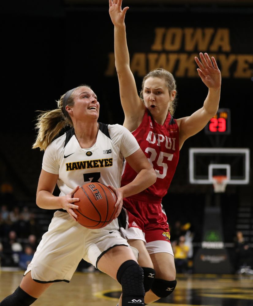 Iowa Hawkeyes guard Makenzie Meyer (3) against the IUPUI Jaguars Saturday, December 8, 2018 at Carver-Hawkeye Arena. (Brian Ray/hawkeyesports.com)