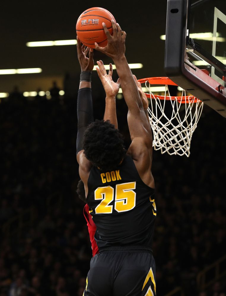 Iowa Hawkeyes forward Tyler Cook (25) against the Indiana Hoosiers Friday, February 22, 2019 at Carver-Hawkeye Arena. (Brian Ray/hawkeyesports.com)