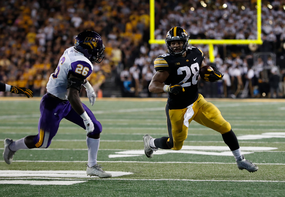 Iowa Hawkeyes running back Toren Young (28) against the Northern Iowa Panthers Saturday, September 15, 2018 at Kinnick Stadium. (Brian Ray/hawkeyesports.com)