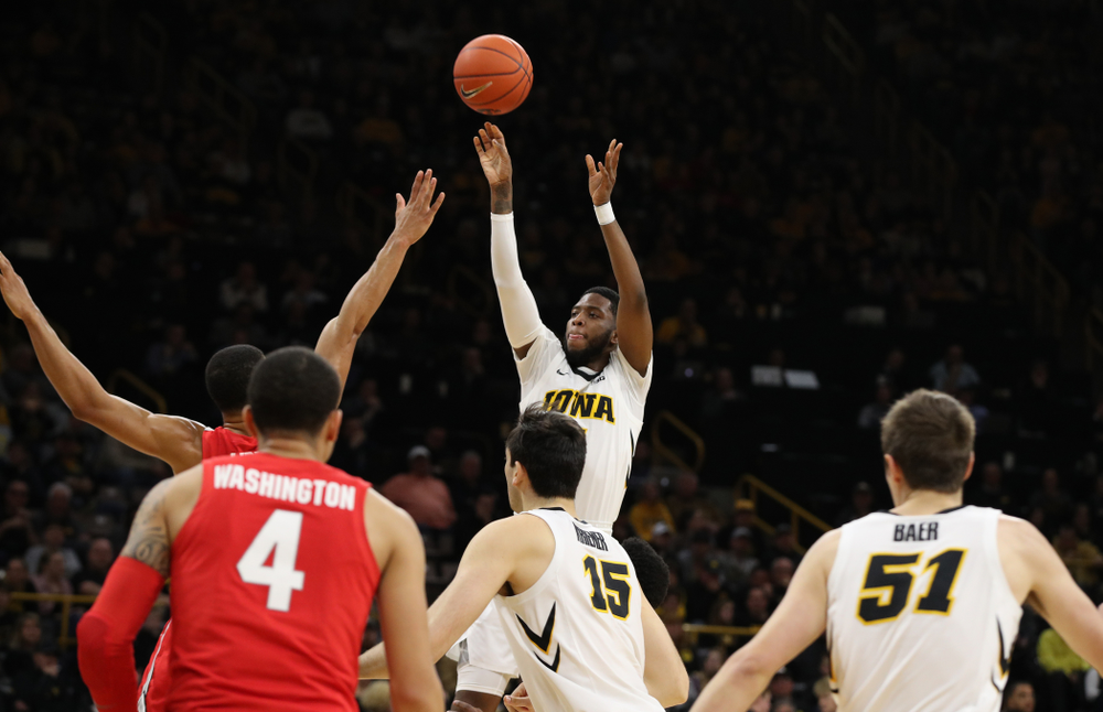 Iowa Hawkeyes guard Isaiah Moss (4) against the Ohio State Buckeyes Saturday, January 12, 2019 at Carver-Hawkeye Arena. (Brian Ray/hawkeyesports.com)