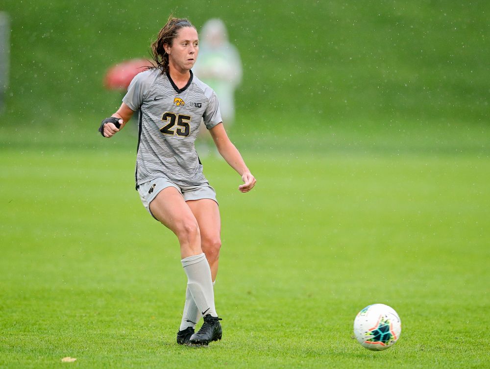 Iowa midfielder Josie Durr (25) passes the ball during the second half of their match at the Iowa Soccer Complex in Iowa City on Sunday, Sep 29, 2019. (Stephen Mally/hawkeyesports.com)