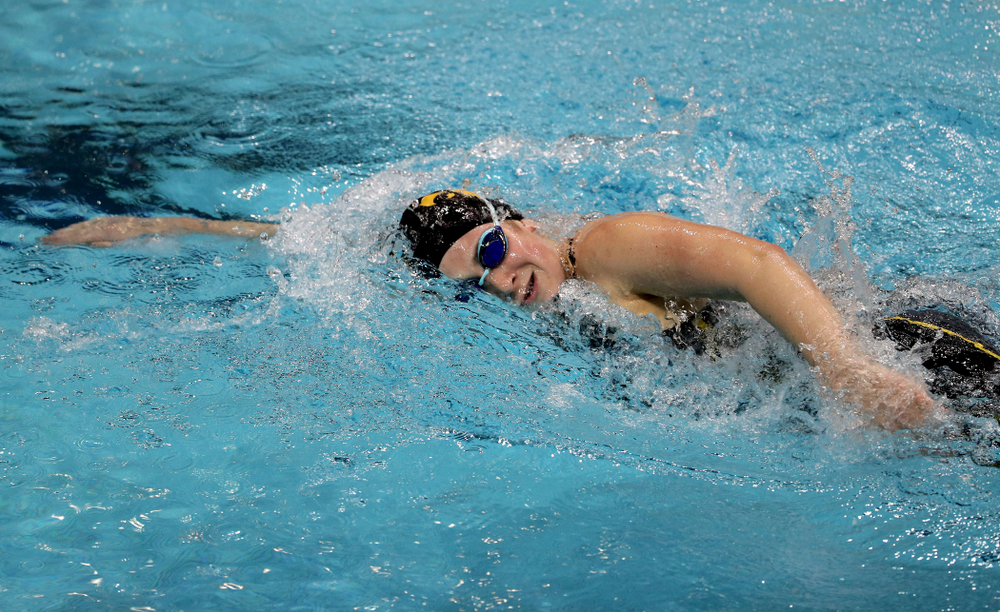 Iowa's Abby Schneider swims the 1000-yard freestyle against the Iowa State Cyclones in the Iowa Corn Cy-Hawk Series Friday, December 7, 2018 at at the Campus Recreation and Wellness Center. (Brian Ray/hawkeyesports.com)