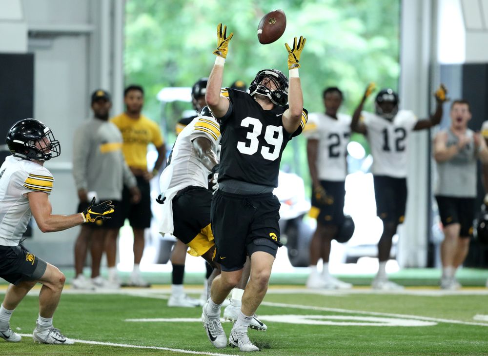 Iowa Hawkeyes tight end Nate Wieting (39) during Fall Camp Practice No. 16 Tuesday, August 20, 2019 at the Ronald D. and Margaret L. Kenyon Football Practice Facility. (Brian Ray/hawkeyesports.com)