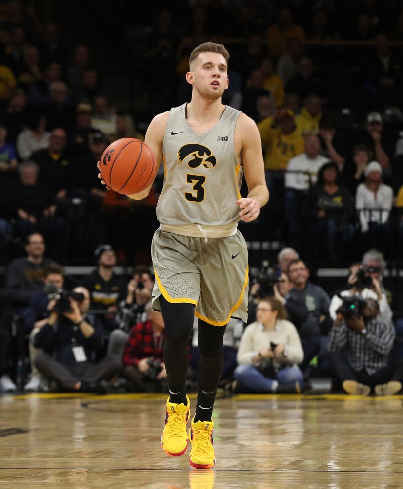 Iowa Hawkeyes guard Jordan Bohannon (3) against the Michigan State Spartans Thursday, January 24, 2019 at Carver-Hawkeye Arena. (Brian Ray/hawkeyesports.com)