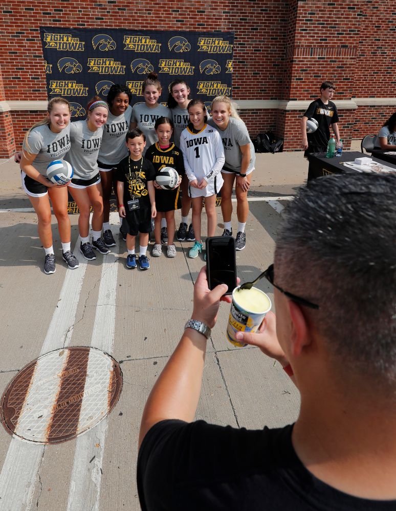 The Iowa Volleyball Team during Kids Day Saturday, August 11, 2018 at Kinnick Stadium. (Brian Ray/hawkeyesports.com)
