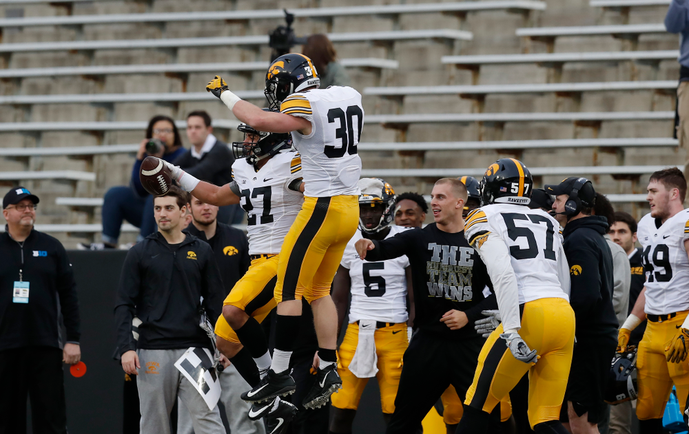 Iowa Hawkeyes defensive back Amani Hooker (27) and defensive back Jake Gervase (30) during the final spring practice Friday, April 20, 2018 at Kinnick Stadium. (Brian Ray/hawkeyesports.com)
