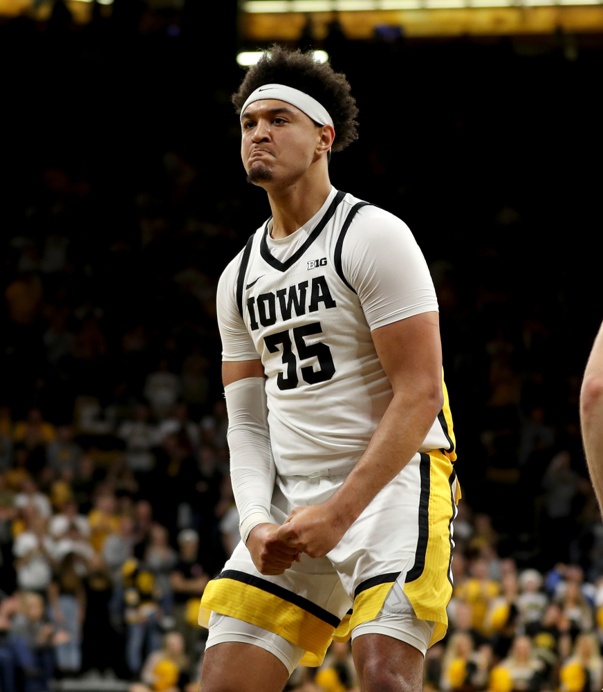 Iowa Hawkeyes forward Cordell Pemsl (35) against the Ohio State Buckeyes Thursday, February 20, 2020 at Carver-Hawkeye Arena. (Brian Ray/hawkeyesports.com)