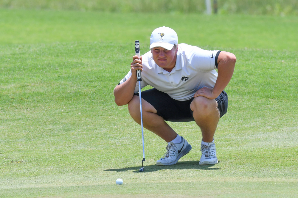 Freshman Alex Schaake competes in the first round of the NCAA Men's Golf Regional. (Photo:SE Sports Media/Sideline Sports).