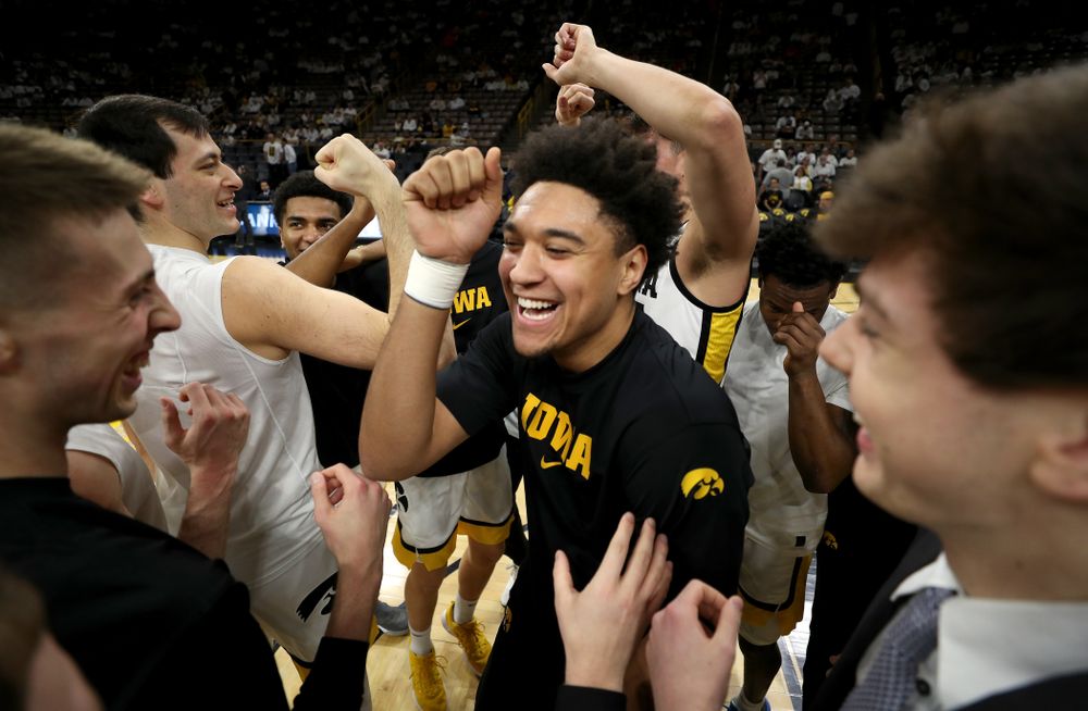 Iowa Hawkeyes forward Cordell Pemsl (35) against the Illinois Fighting Illini Sunday, February 2, 2020 at Carver-Hawkeye Arena. (Brian Ray/hawkeyesports.com)