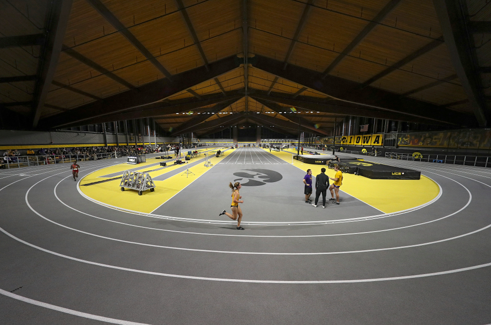 Iowa’s Emma Gordon runs the women’s 3000 meter run event during the Jimmy Grant Invitational at the Recreation Building in Iowa City on Saturday, December 14, 2019. (Stephen Mally/hawkeyesports.com)