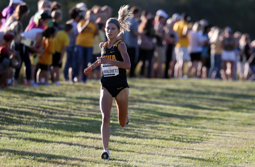IowaÕs Leah Kralovetz runs in the 2019 Hawkeye Invitational Friday, September 6, 2019 at the Ashton Cross Country Course. (Brian Ray/hawkeyesports.com)