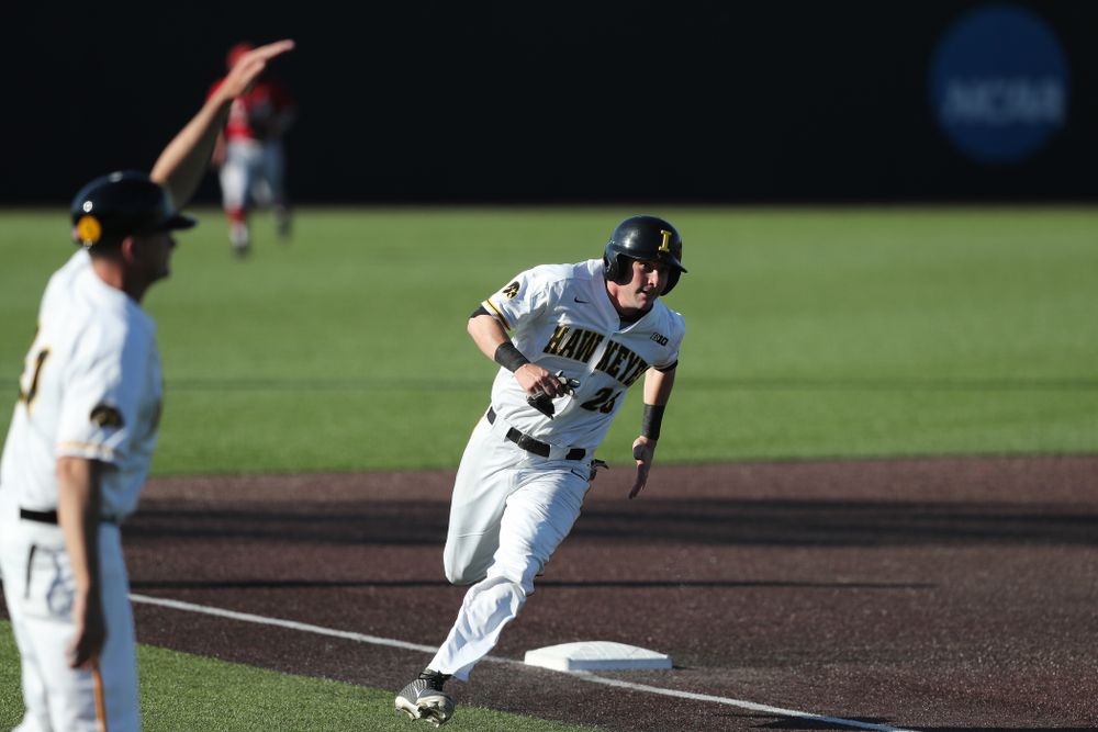 Iowa Hawkeyes Chris Whelan (28) against the Nebraska Cornhuskers Saturday, April 20, 2019 at Duane Banks Field. (Brian Ray/hawkeyesports.com)
