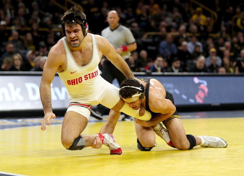 Iowa’s Michael Kemerer wrestles Ohio State’s Kaleb Romero at 174 pounds Friday, January 24, 2020 at Carver-Hawkeye Arena. Kemerer won the match 7-1. (Brian Ray/hawkeyesports.com)