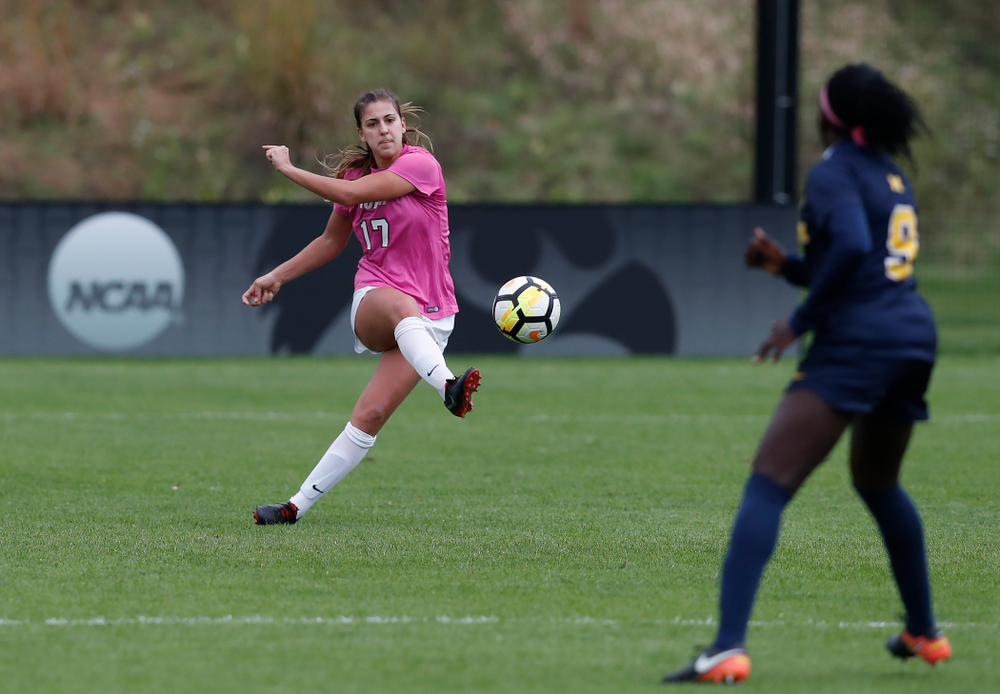 Iowa Hawkeyes Hannah Drkulec (17) against Michigan Sunday, October 14, 2018 at the Iowa Soccer Complex. (Brian Ray/hawkeyesports.com)