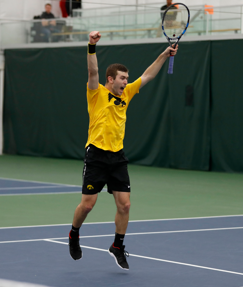 Joe Tyler and Jake Jacoby play a doubles match against the Illinois Fighting Illini Saturday, March 31, 2018 at Hawkeye Tennis and Recreation Center. (Brian Ray/hawkeyesports.com)