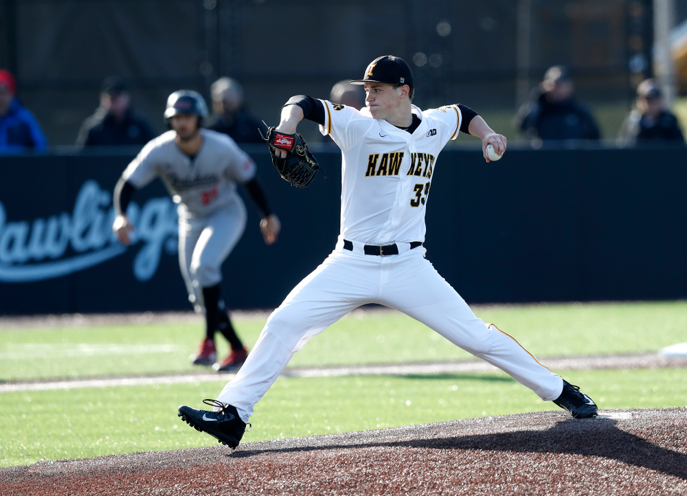Iowa Hawkeyes pitcher Jack Dreyer (33) against Northern Illinois Tuesday, April 17, 2018 at Duane Banks Field. (Brian Ray/hawkeyesports.com)