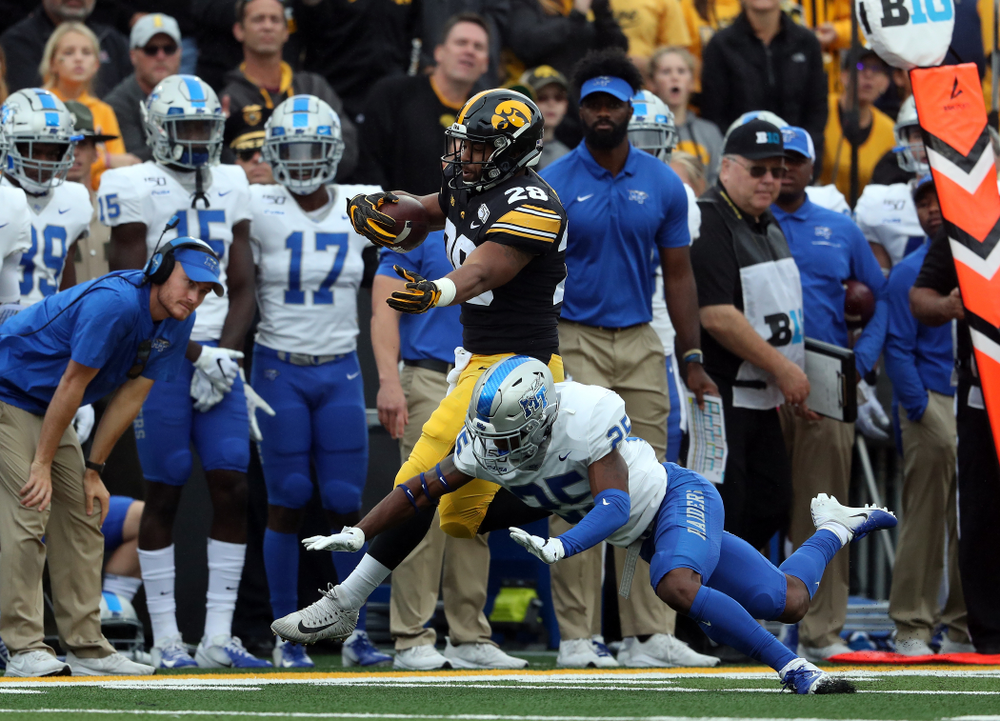 Iowa Hawkeyes running back Toren Young (28) against Middle Tennessee State Saturday, September 28, 2019 at Kinnick Stadium. (Brian Ray/hawkeyesports.com)